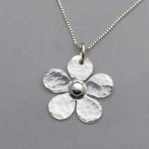 Medium Daisy Dot Pendant